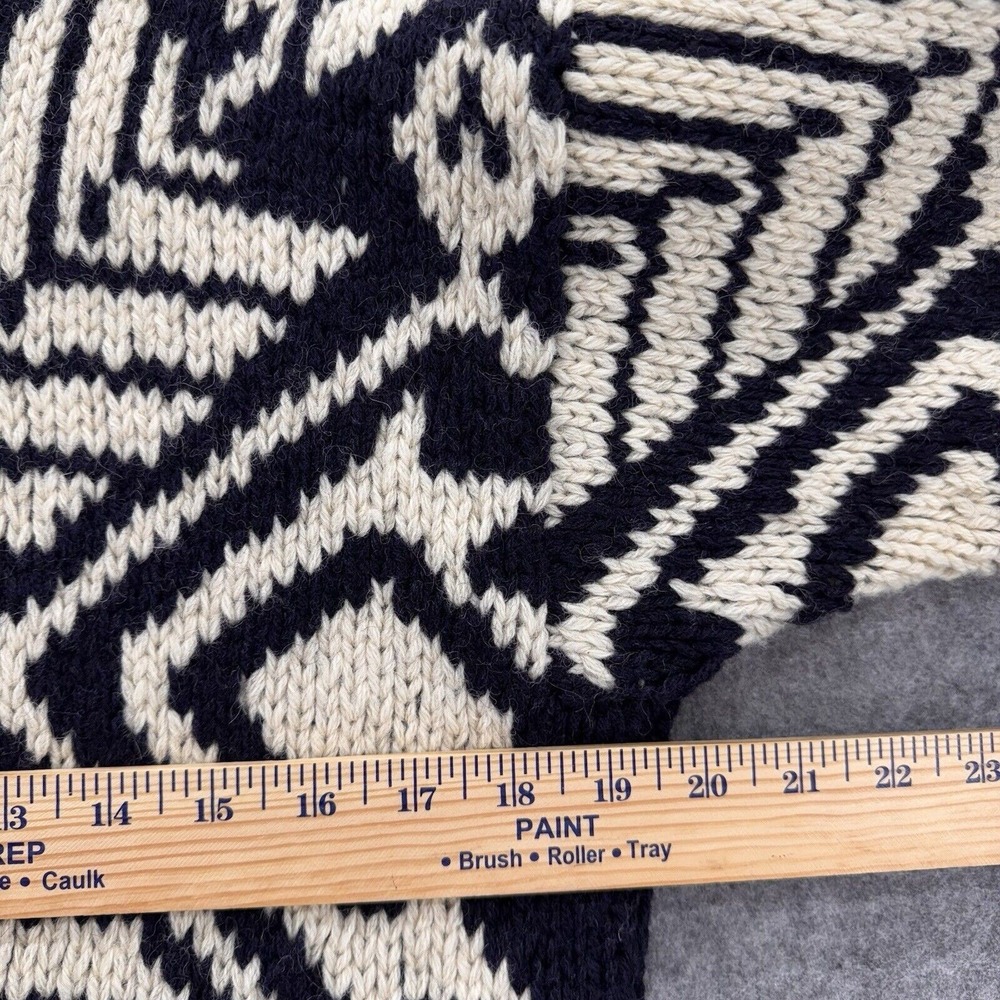 Ralph Lauren Navy and Cream Geometric Wool Crewneck Sweater - Picture 6 of 9